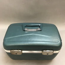 Load image into Gallery viewer, Vintage Magna-Lite Blue Train Case Suitcase (8x13x8)
