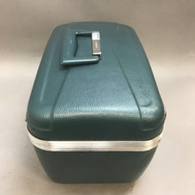 Load image into Gallery viewer, Vintage Magna-Lite Blue Train Case Suitcase (8x13x8)
