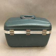 Load image into Gallery viewer, Vintage Magna-Lite Blue Train Case Suitcase (8x13x8)
