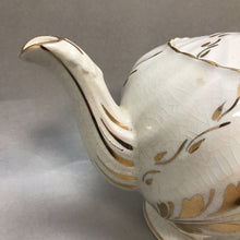 Load image into Gallery viewer, Ellgreave Porcelain Teapot (~7x10x5)
