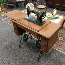 Load image into Gallery viewer, Antique Singer Sewing Machine (31x36x17)
