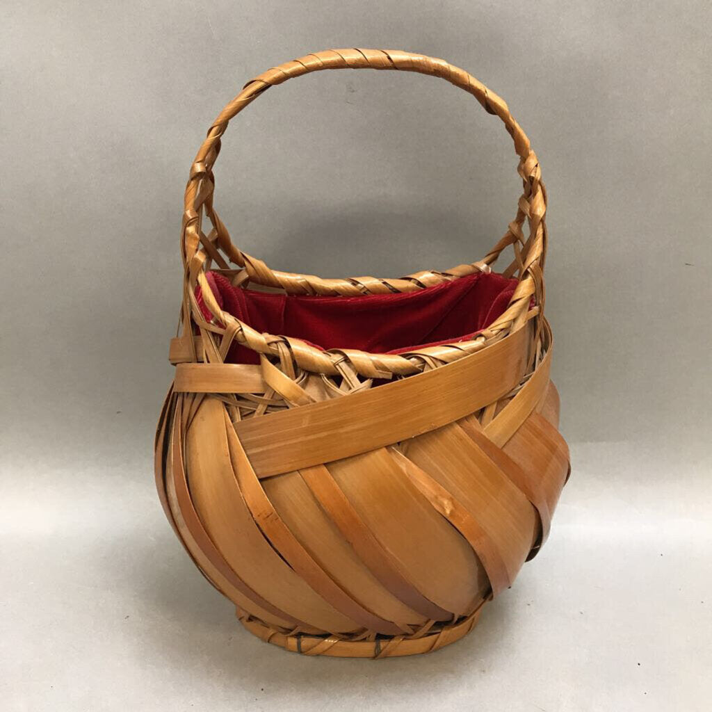 Basket w/ Red Lining (13x8x6)