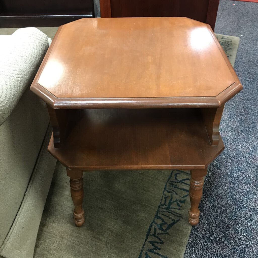 Heywood Wakefield End Table (23x20x20)