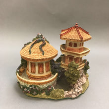 Load image into Gallery viewer, David Winter Cottages Pagoda Gazebo Garden (6&quot;)
