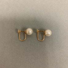 Load image into Gallery viewer, 14K Gold Pearl Screw-Back Earrings (2.3g)
