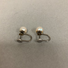 Load image into Gallery viewer, 14K White Gold Pearl Screw Back Earrings (2.0g)
