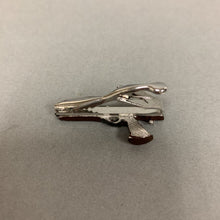 Load image into Gallery viewer, Remington Enameled Metal Gun Tie Clip (1.5&quot;)
