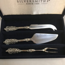 Load image into Gallery viewer, Wallace Silversmith Silverplate 3 Piece Relish Serving Set (7&quot;)
