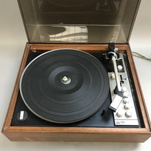 Load image into Gallery viewer, BSR McDonald 810 Record Turntable (10x17x15)
