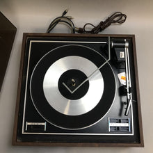 Load image into Gallery viewer, Motorola Record Turntable (9x16x15)
