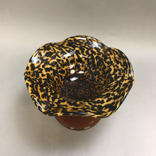 Load image into Gallery viewer, Vintage Murano Art Glass Footed Candy Dish (7.5&quot; x 5&quot;)
