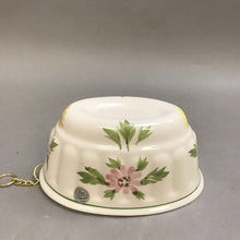 Load image into Gallery viewer, Vintage Price Oval Ceramic Jello Mold Decor Yellow (7&quot; x 5&quot; x 3&quot;)
