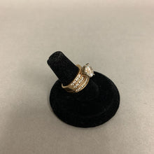 Load image into Gallery viewer, 14K Gold Cubic Zirconia Ring sz 5 (6.3g)
