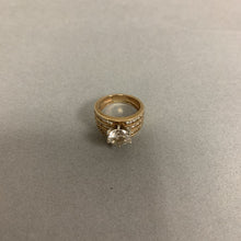 Load image into Gallery viewer, 14K Gold Cubic Zirconia Ring sz 5 (6.3g)
