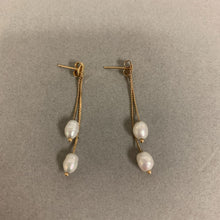 Load image into Gallery viewer, 14K Gold Pearl Drop Earrings (1.3g)
