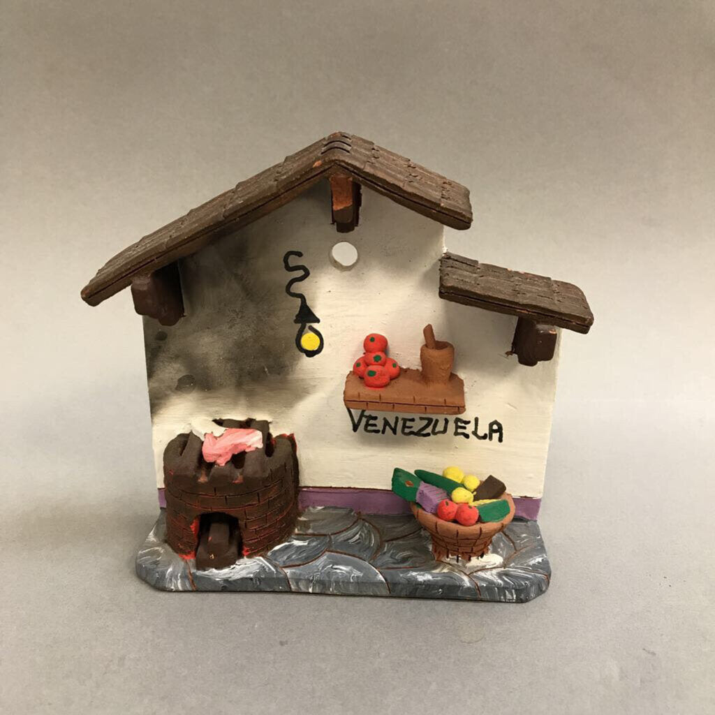 Venezuelan Folk Art Pottery House (4.5x5x1)