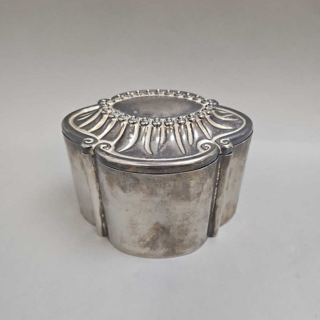 International Silver Co. Silverplate Covered Treasure Box (4x5x4)