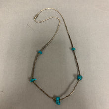 Load image into Gallery viewer, Vintage Sterling Turquoise Chunk Station Necklace (16.5&quot;)
