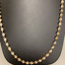 Load image into Gallery viewer, Italian Sterling Twist Chain (30&quot;)
