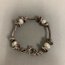 Load image into Gallery viewer, Sterling Freshwater Pearl Knot Toggle Bracelet (8&quot;)
