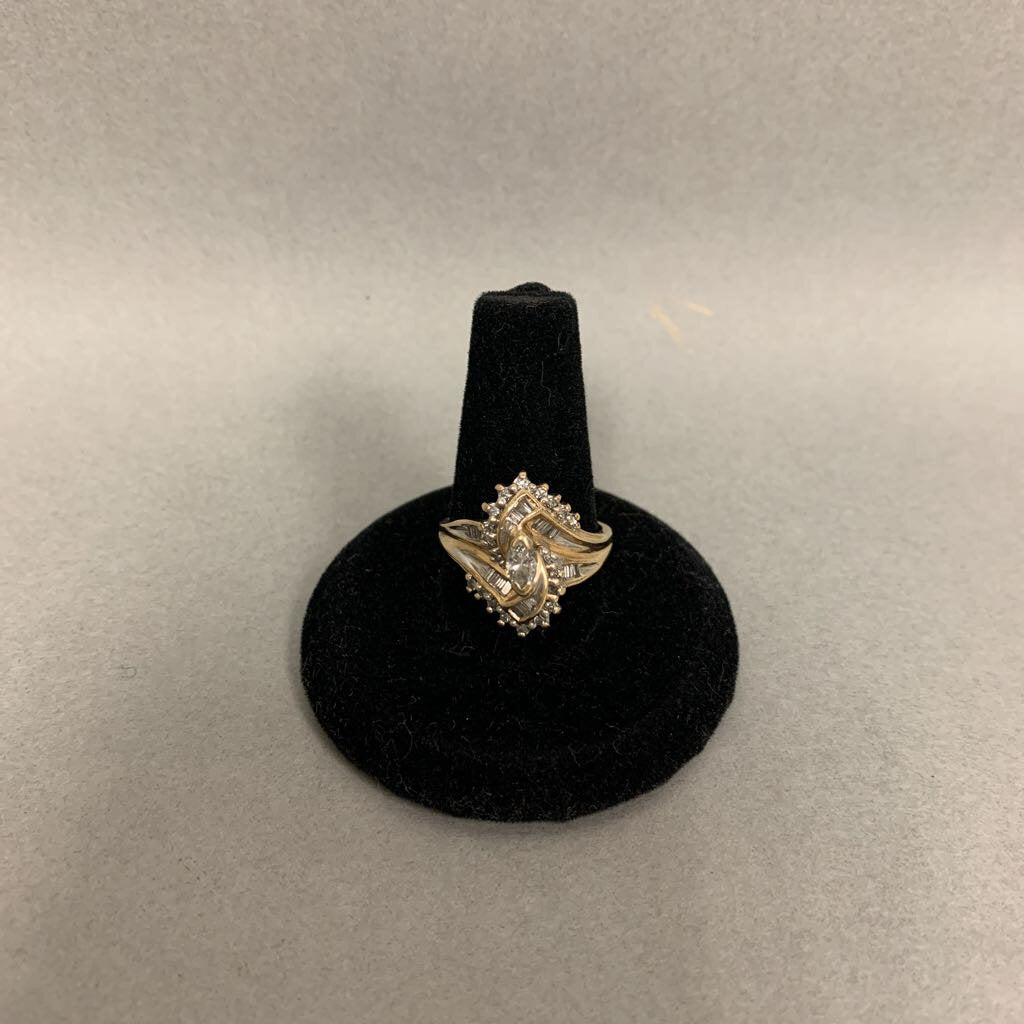 10K Gold Diamond Ring sz 7 (4.2g)