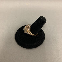 Load image into Gallery viewer, 10K Gold Diamond Ring sz 7 (4.2g)
