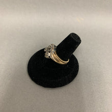 Load image into Gallery viewer, 14K Gold Diamond Ring sz 6 (6.0g)
