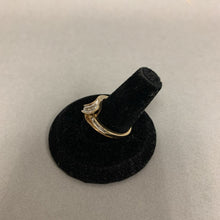 Load image into Gallery viewer, 10K Gold Diamond Ring sz 7 (2.9g)
