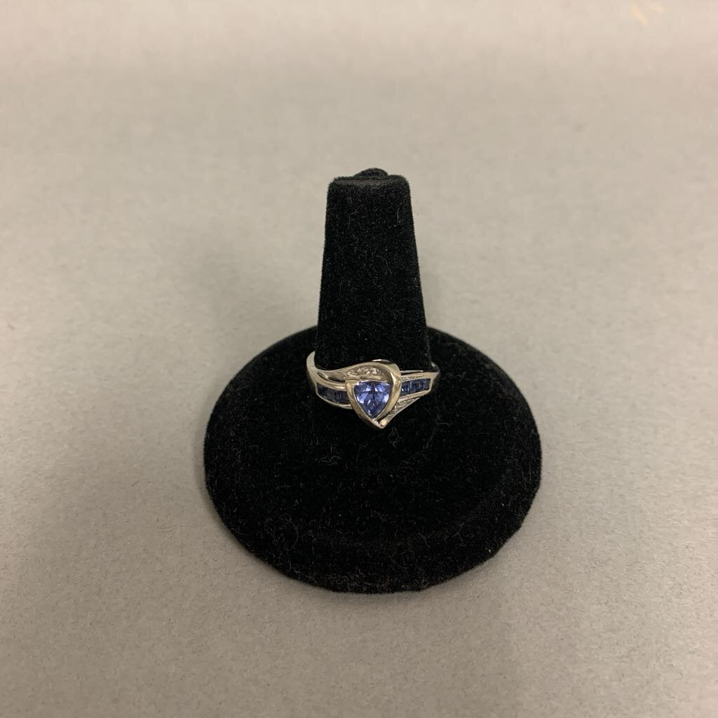 10K White Gold Tanzanite Ring sz 7 (2.5g)