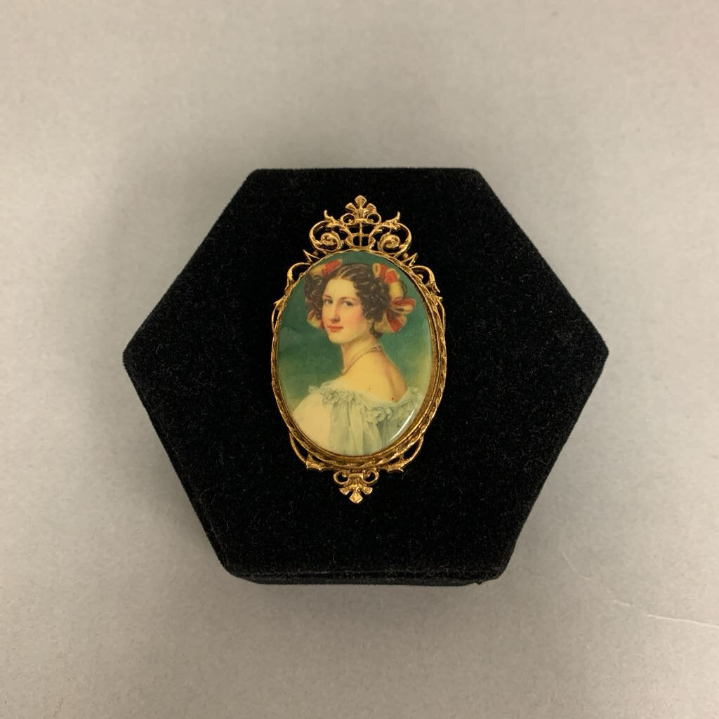 Vintage Art '1828 Auguste Strobl' Cameo Brooch Pin (2.5