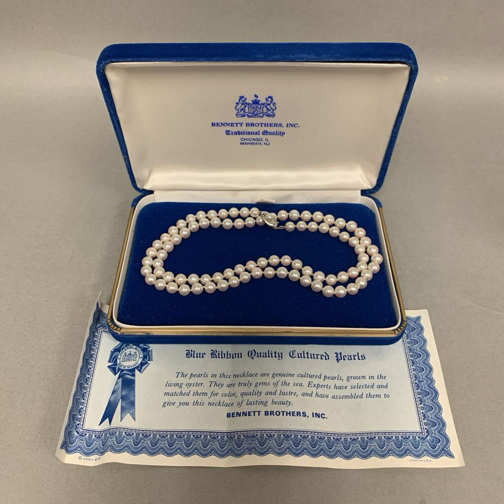 Bennett Brothers Cultured Pearl !4K White Gold Clasp 24