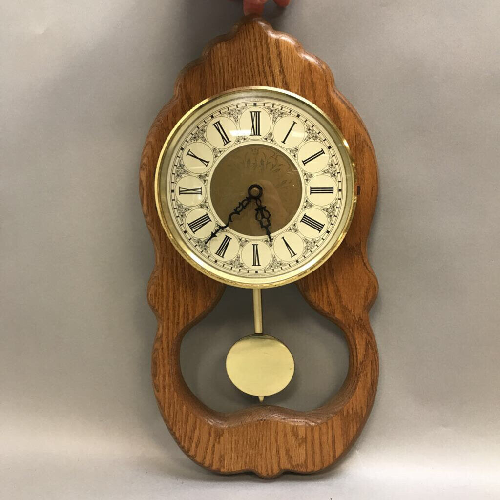 Battery-Powered Wall Clock, Watertown Minnesota (17.25