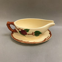 Load image into Gallery viewer, Franciscan &#39;Apple&#39; Gravy Boat w/ Attached Underplate (2.5x8.5x5.5)
