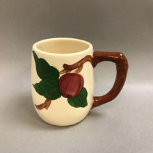 Load image into Gallery viewer, Franciscan &#39;Apple&#39; Grand Mug (4.25&quot;)
