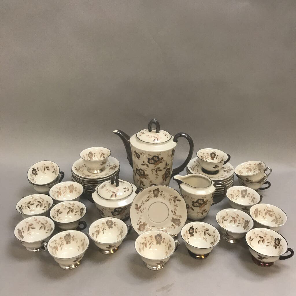 Vintage Mitterteich Bavaria China Tea Pot, Cup/Saucers, Creamer/Sugar Set Florals (41 pcs)