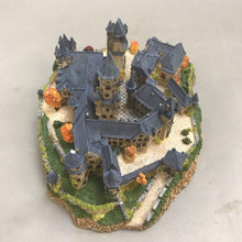 Load image into Gallery viewer, Danbury Mint 1994 Braunfels Castle Enchanted Castles of Europe As Is (9&quot; x 5&quot; x 7&quot;)
