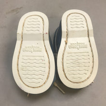 Load image into Gallery viewer, Vintage Infant Minnetonka Mocassins
