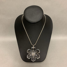 Load image into Gallery viewer, Gorham Lead Crystal Snowflake Pendant on 24&quot; Silvertone Chain
