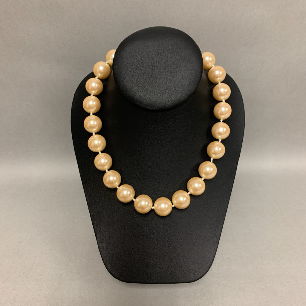 Vintage Large Faux Pearl Choker Necklace (17