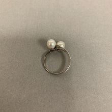 Load image into Gallery viewer, Sterling Double Pearl Bypass Ring sz 6
