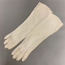 Load image into Gallery viewer, Vintage Aris Cream Leather Elbow Length Gloves (sz 7.5)
