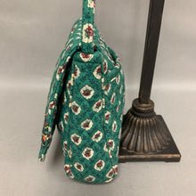 Load image into Gallery viewer, Vera Bradley Greenfield Print Quilted Crossbody Purse w/ Matching Coin Purse (7x7x2.5&quot;)
