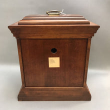 Load image into Gallery viewer, Benchmark / Franz Hermle Triple Chime Mantle Clock (~17x14x9)
