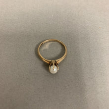 Load image into Gallery viewer, Vintage 10K Gold Pearl Prong Set Ring sz 6.5 (1.7g)
