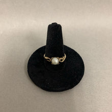 Load image into Gallery viewer, Vintage 10K Gold Pearl Ring sz 8 (2.3g)
