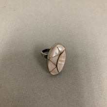 Load image into Gallery viewer, Vintage Sterling Mother of Pearl Inlay Ring sz 6
