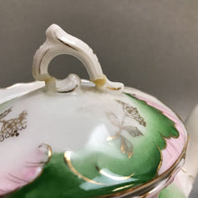 Load image into Gallery viewer, Green &amp; White Floral Cream Pitcher &amp; Sugar Bowl Set (As-Is) (~6&quot;)
