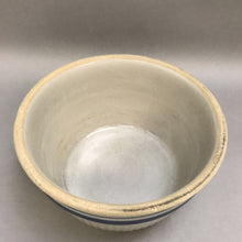 Load image into Gallery viewer, Vintage Pottery Mixing Bowl (7&quot; x 4&quot;)
