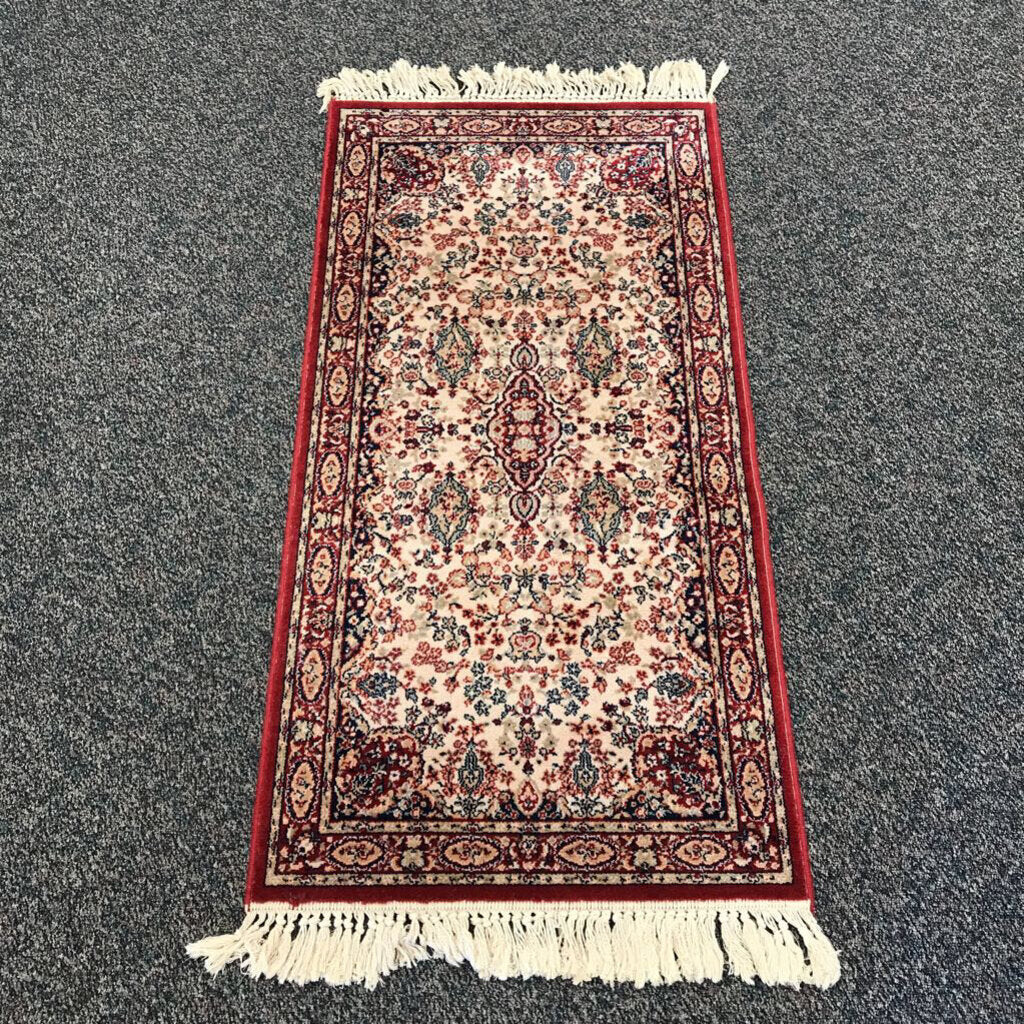 Couristan Wool Rug (27x54)