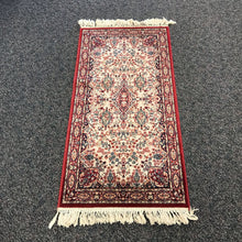 Load image into Gallery viewer, Couristan Wool Rug (27x54)
